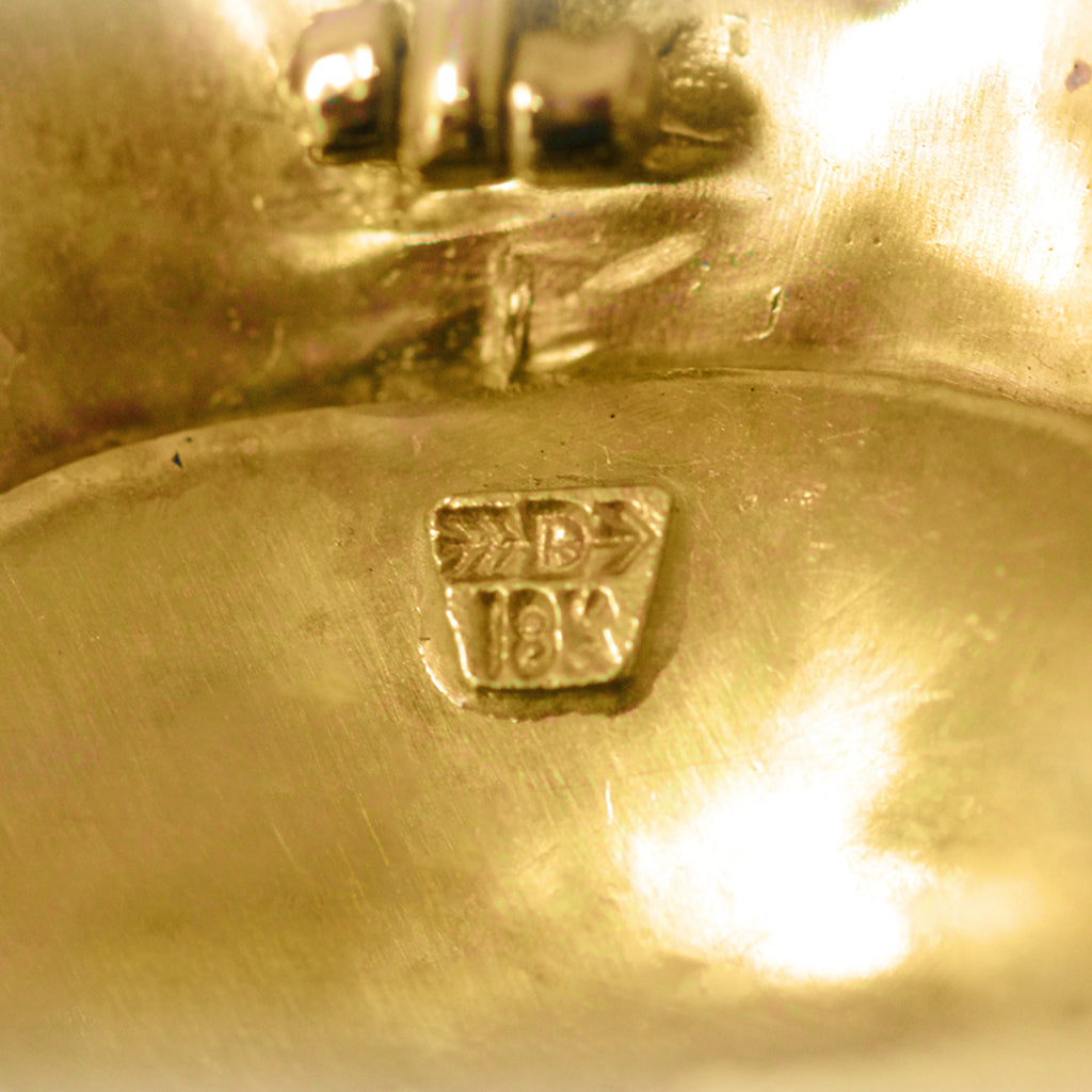 Handmade 18k yellow gold and diamond lion brooch/pendant hallmarks view