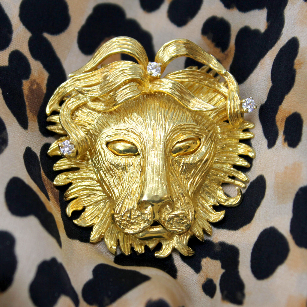 Handmade 18k yellow gold and diamond lion brooch/pendant used as brooch view