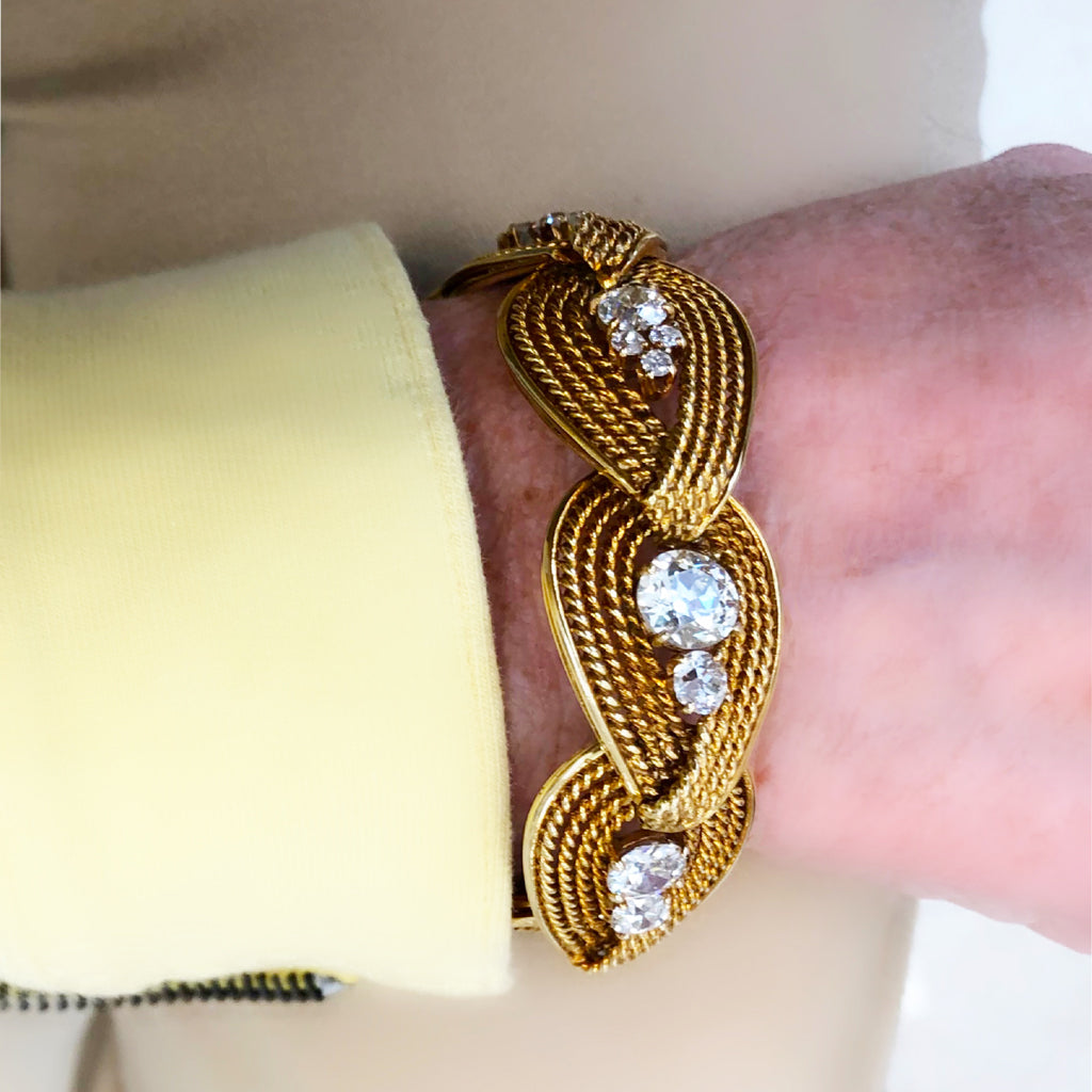 Important Retro Italian Diamond Bracelet in 18 Karat Yellow Gold model view