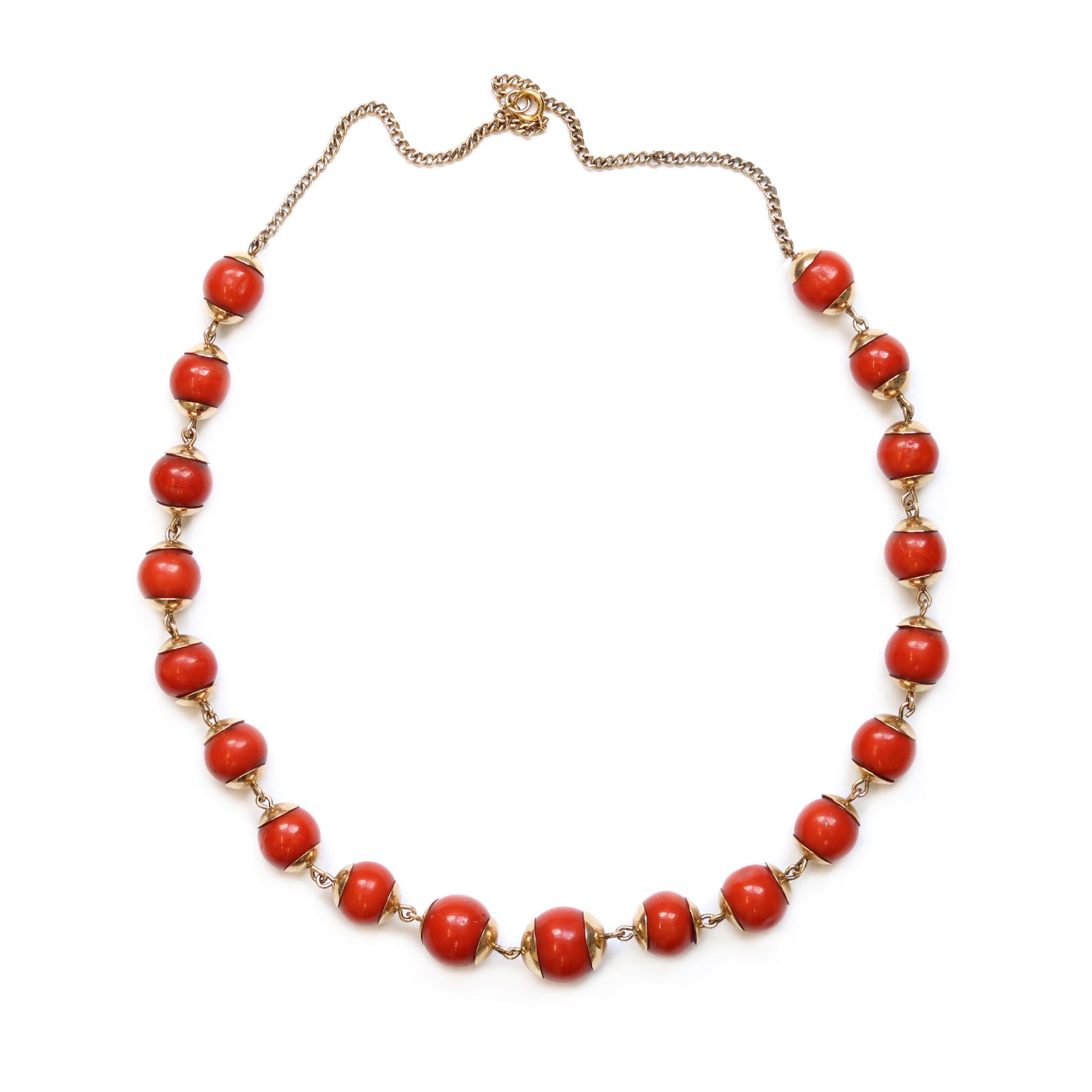 Red Mediterranean coral necklace with a carved coral clasp, 18 kt