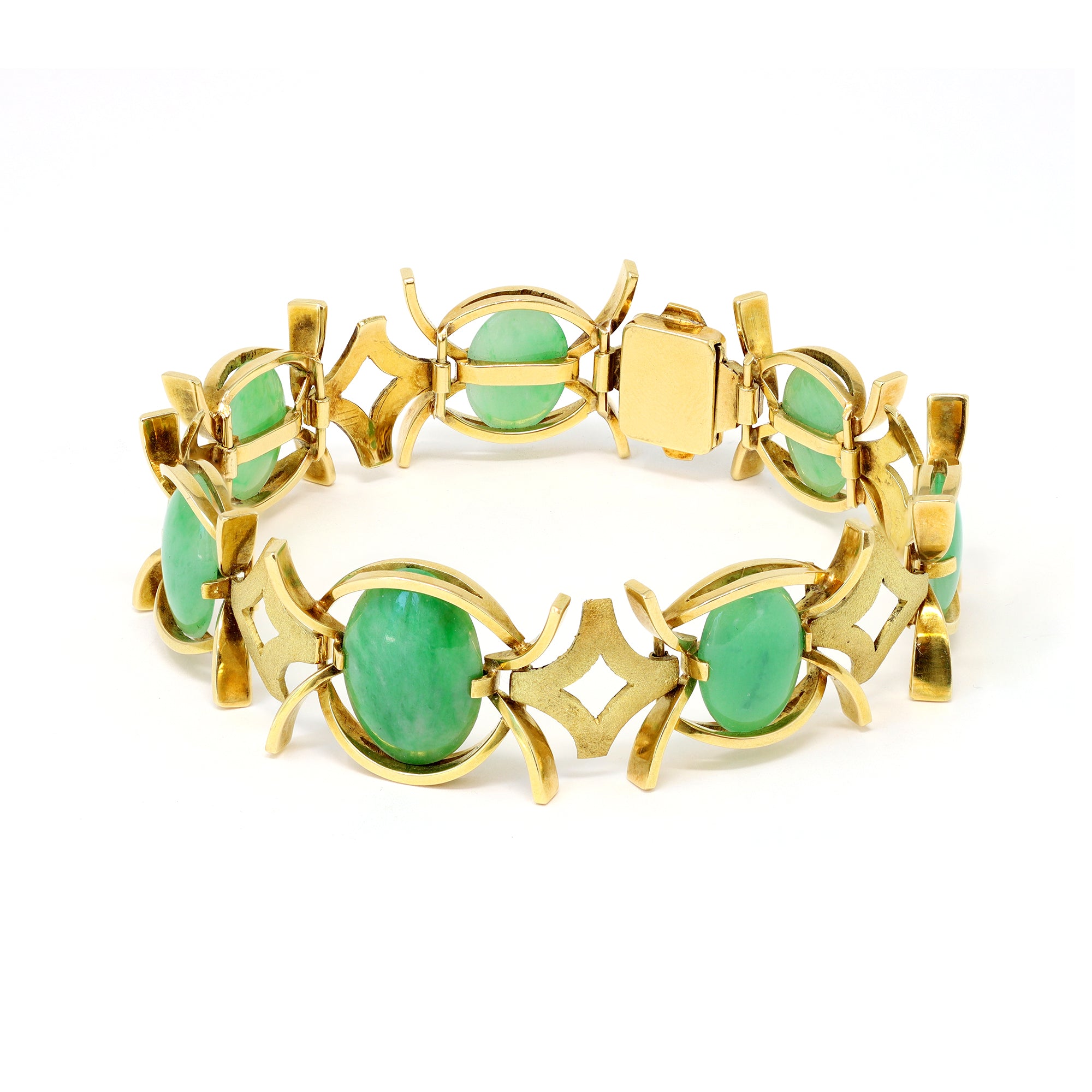 natural cabochon jadeite and 18k yellow gold bracelet angle view